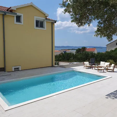 Relax House *