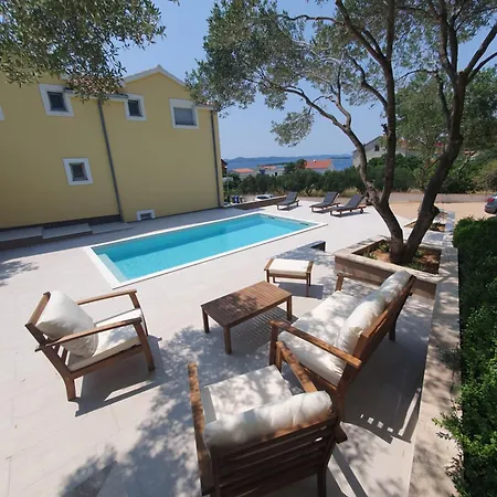 Relax House *